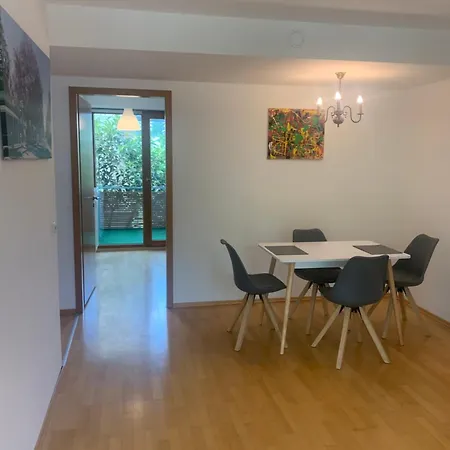 Apartment Lovely 3 For 4 P, Messe, U-bahn, Park *