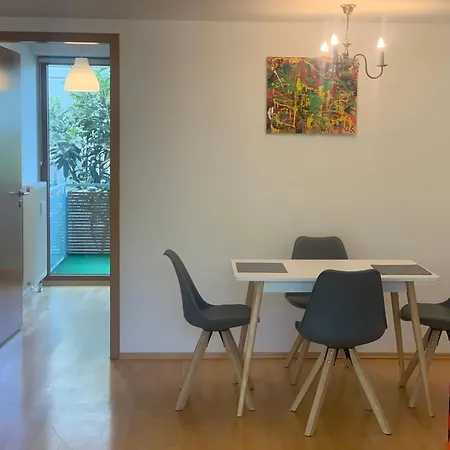 Apartament Lovely 3 For 4 P, Messe, U-bahn, Park Hanower