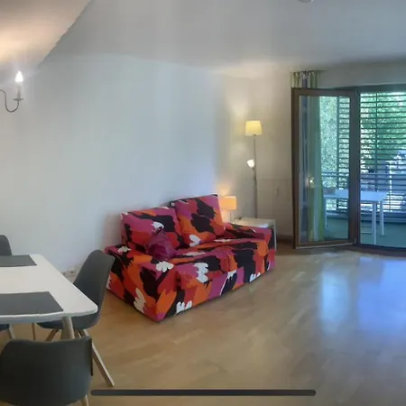 Lovely 3 For 4 P, Messe, U-bahn, Park Apartament