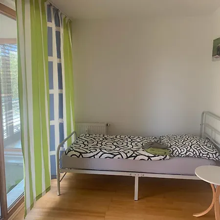 Lovely 3 For 4 P, Messe, U-bahn, Park