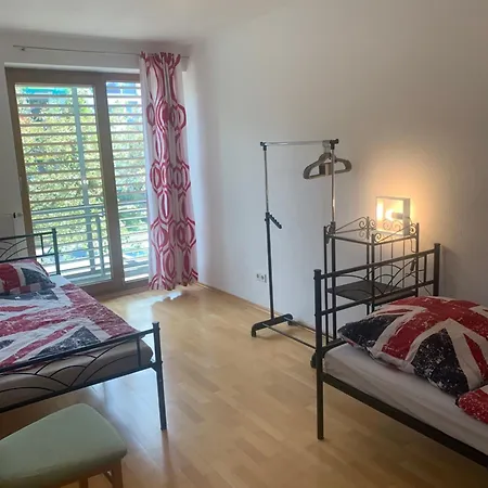 Lovely 3 For 4 P, Messe, U-bahn, Park